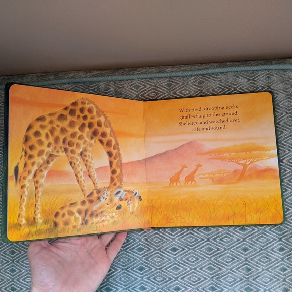 Snuggle Up & Love is a Handful of Honey Board Book - Picture 8 of 12